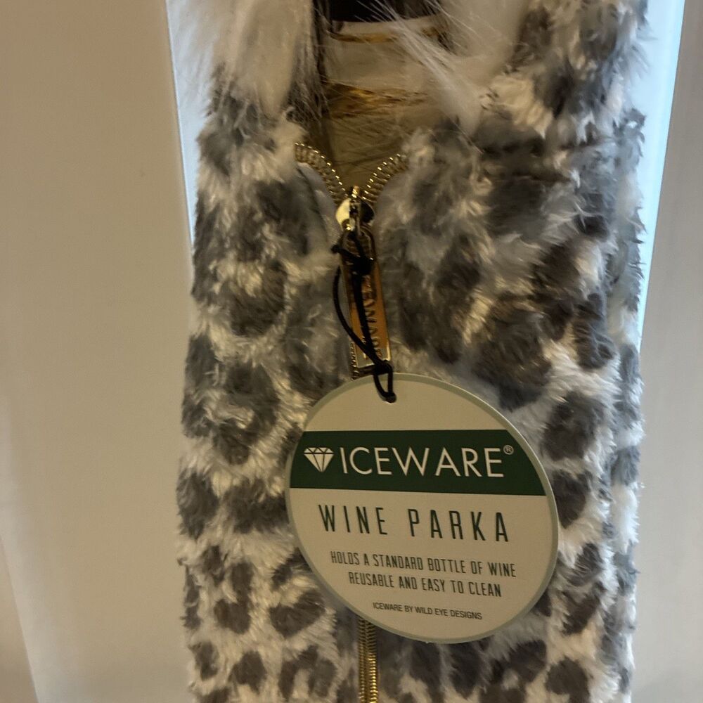 Iceware Wine Parka Jacket With Gold Zipper- New - Picture 3 of 4
